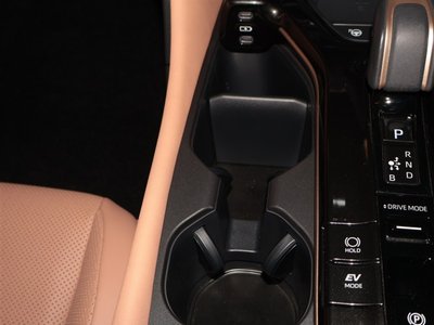 صورة مصغرة 18 لـ 2024 Toyota CROWN SPORT