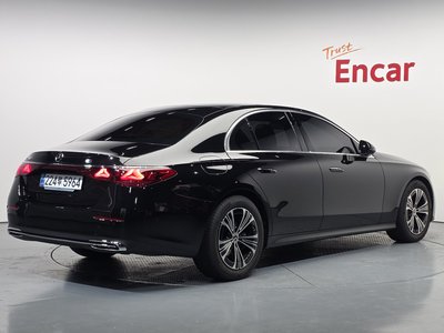 MERCEDES-BENZ E-CLASS - 3