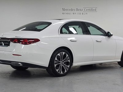 MERCEDES-BENZ E-CLASS - 4