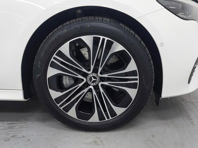 MERCEDES-BENZ E-CLASS - 6