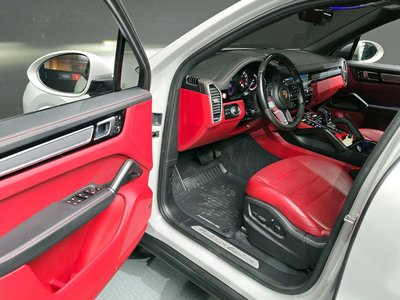 PORSCHE CAYENNE - 10