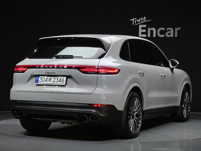 PORSCHE CAYENNE - 4