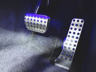 MERCEDES-BENZ E-CLASS - 9