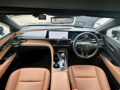 2024 Toyota CROWN SPORT photo 2