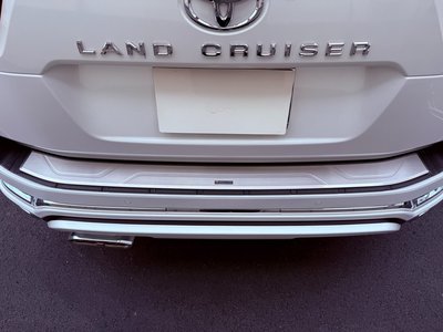 TOYOTA LAND CRUISER - 10