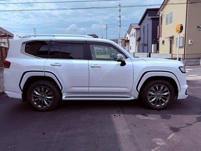 TOYOTA LAND CRUISER - 7