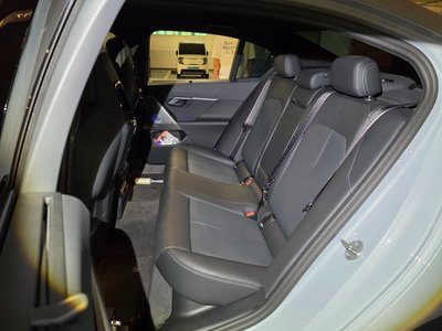 2026 BMW M5 照片 10