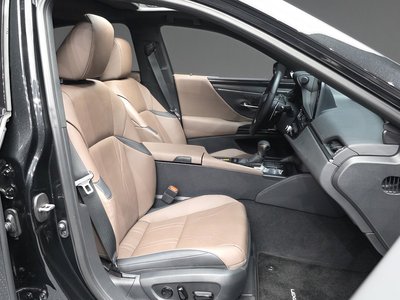 صورة مصغرة 11 لـ 2025 Lexus ES