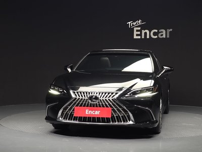 2025 LEXUS ES 照片 2