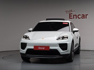PORSCHE MACAN - 2