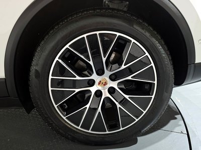 PORSCHE MACAN - 8