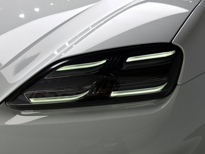 PORSCHE MACAN - 9