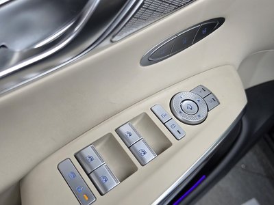 صورة مصغرة 30 لـ 2023 Genesis GV70