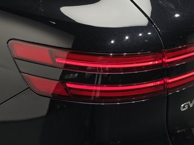 صورة 10 لـ 2023 Genesis GV70