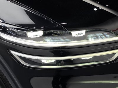 صورة 9 لـ 2023 Genesis GV70