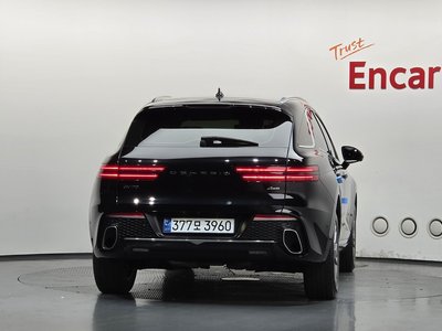 صورة 4 لـ 2023 Genesis GV70