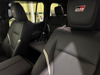 2024 Toyota LAND CRUISER 300 thumbnail 36