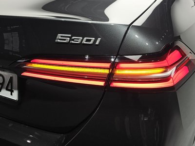 صورة 10 لـ 2025 BMW 5 SERIES