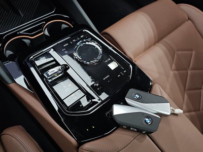 صورة مصغرة 12 لـ 2025 BMW 5 SERIES