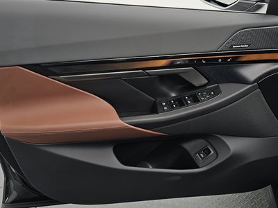 صورة مصغرة 14 لـ 2025 BMW 5 SERIES