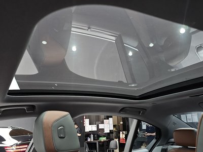 صورة مصغرة 28 لـ 2025 BMW 5 SERIES