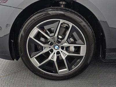 صورة 6 لـ 2025 BMW 5 SERIES