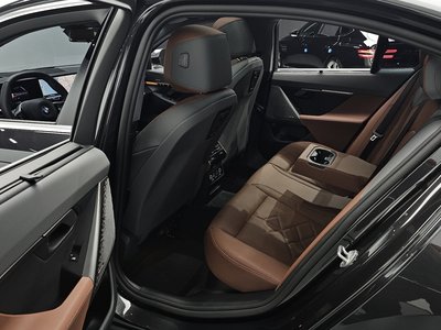 صورة مصغرة 18 لـ 2025 BMW 5 SERIES