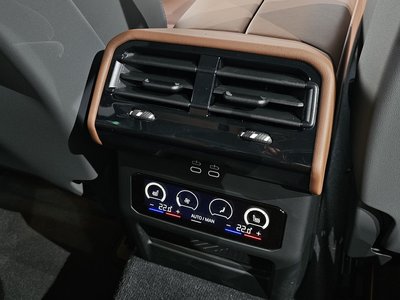 صورة مصغرة 27 لـ 2025 BMW 5 SERIES