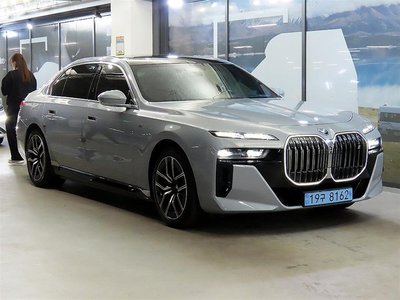 BMW I7 - 1