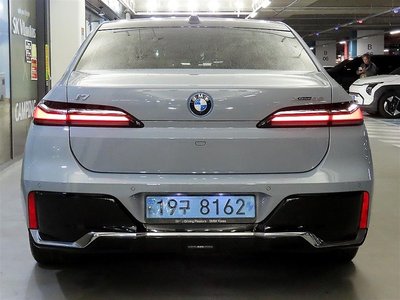 BMW I7 - 6