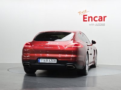 PORSCHE PANAMERA - 3