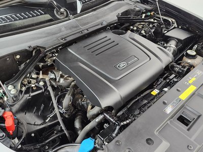 LAND ROVER DEFENDER - 7