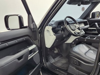 LAND ROVER DEFENDER - 10