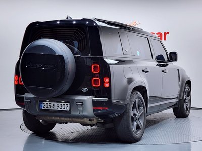 LAND ROVER DEFENDER - 3