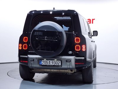 LAND ROVER DEFENDER - 4