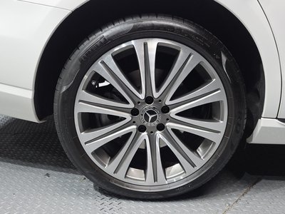 MERCEDES-BENZ E-CLASS - 6