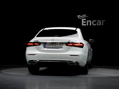 MERCEDES-BENZ E-CLASS - 4