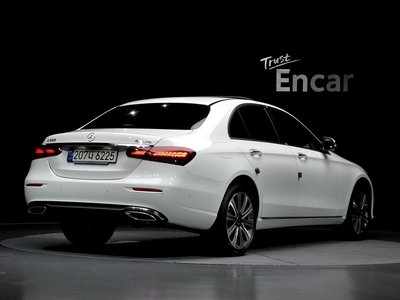 MERCEDES-BENZ E-CLASS - 2