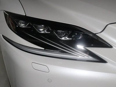 صورة مصغرة 21 لـ 2018 Lexus LS
