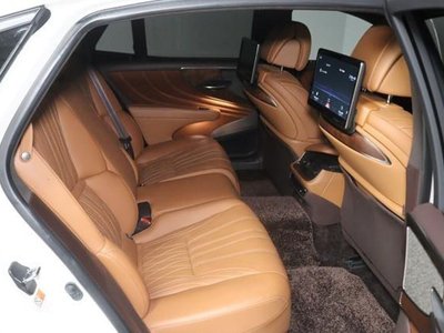 صورة مصغرة 14 لـ 2018 Lexus LS