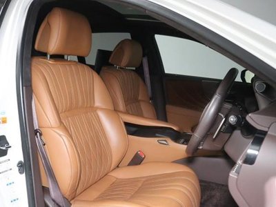 صورة مصغرة 11 لـ 2018 Lexus LS