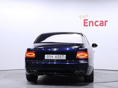 BENTLEY FLYING SPUR - 3