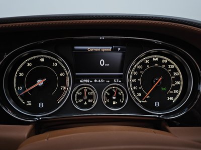 BENTLEY FLYING SPUR - 8