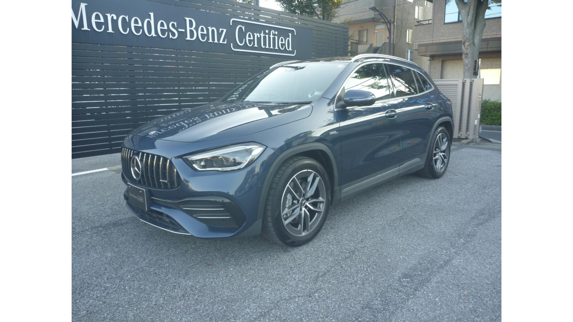 MERCEDES-BENZ GLA AMG - View 1