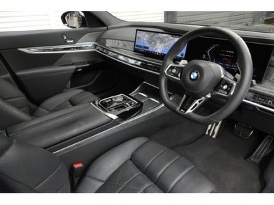 BMW 7 SERIES - 8