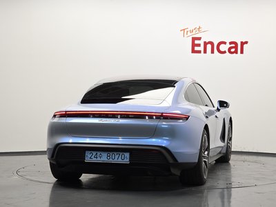 2021 Porsche TAYCAN photo 4
