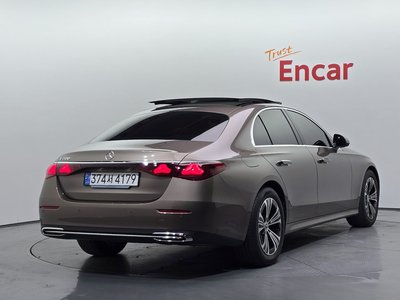MERCEDES-BENZ E-CLASS - 4