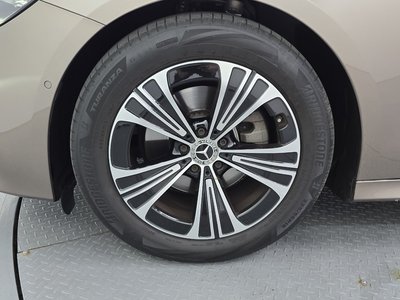 MERCEDES-BENZ E-CLASS - 6