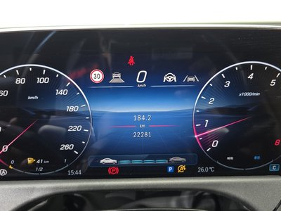 MERCEDES-BENZ E-CLASS - 8