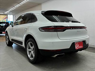 صورة 10 لـ 2021 Porsche MACAN